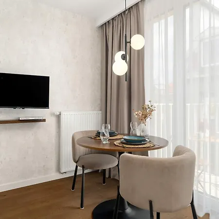 Modern In Downtown With Balcony By Renters Апартаменти *