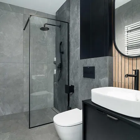 Modern In Downtown With Balcony By Renters Познань